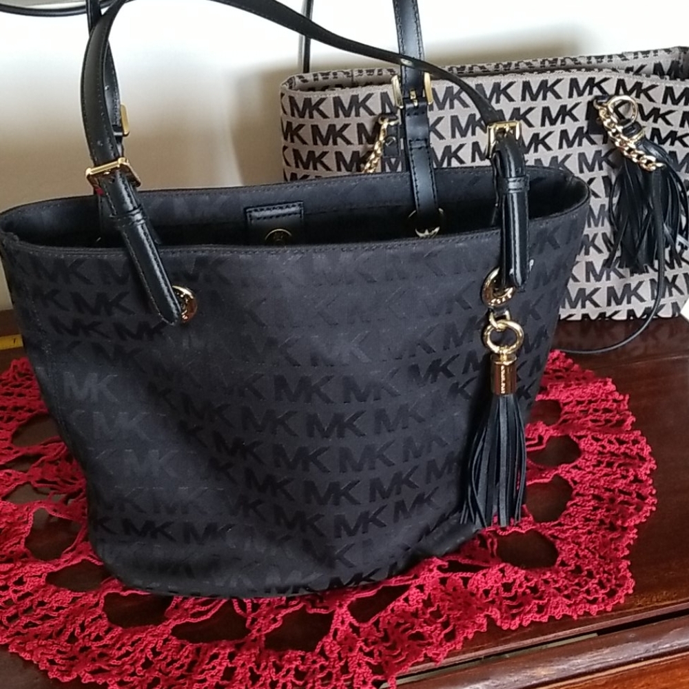 Michael Kors tote